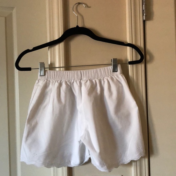 Girls Gap shorts - Picture 2 of 3